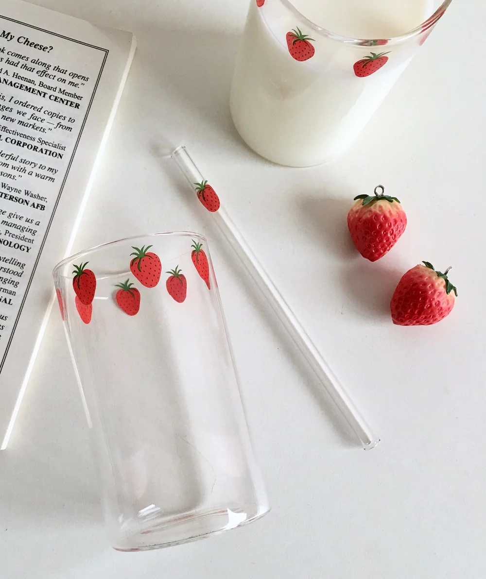 🍓 Nana Strawberry Glass with Straw - Image 5